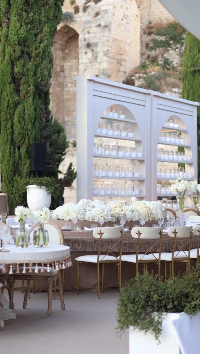 ⁨	⁨	THE DINNER BEGINS
הגעת לאירוע שלך וככה הוא נראה!⁩

Production @savethedatebydavina 
Design @liat_shoval
Video by @horowitz_social